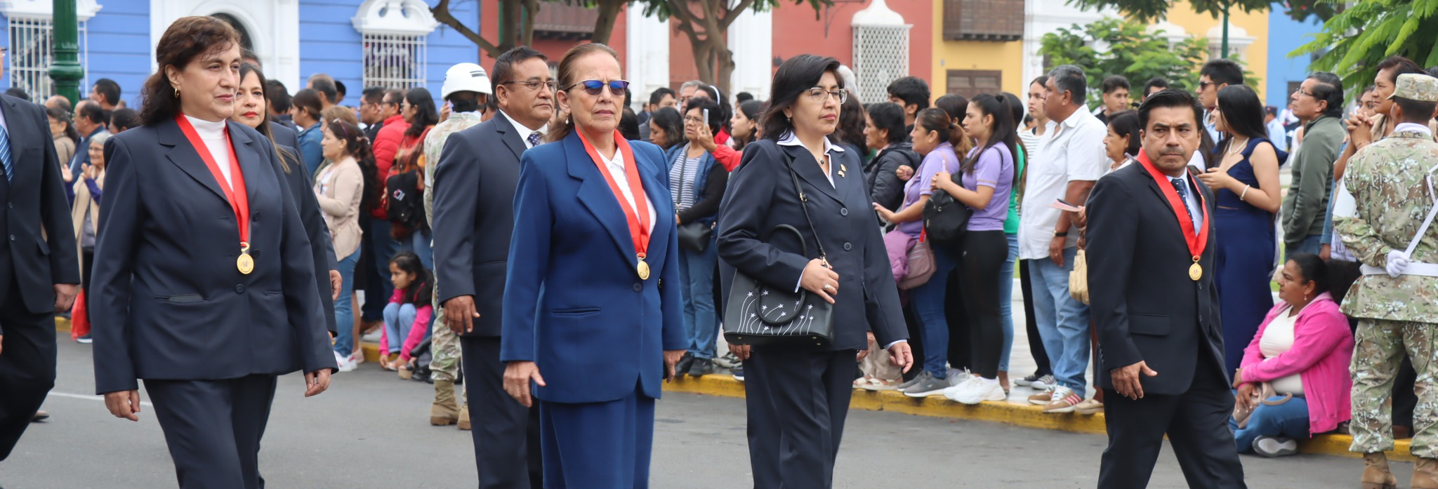 Desfile por el Aniversario de la UNT